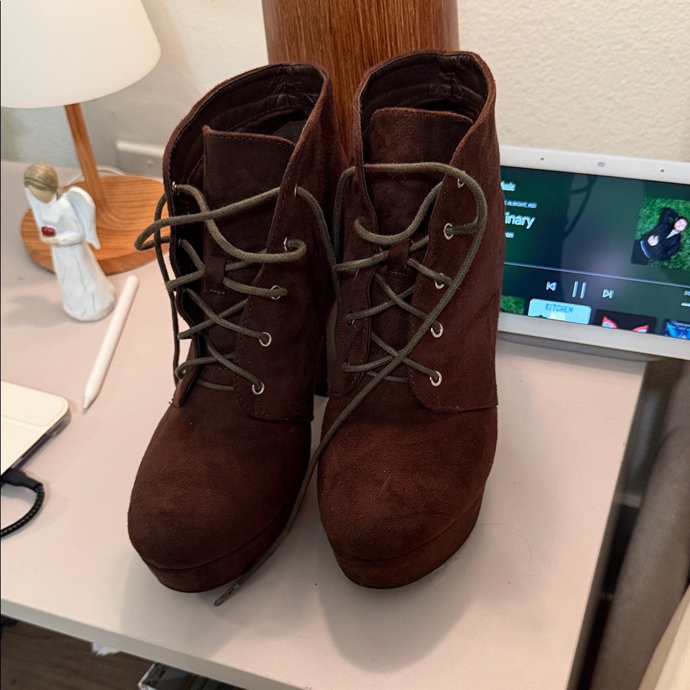 Women's Brown Suede Lace-Up Ankle Boots
